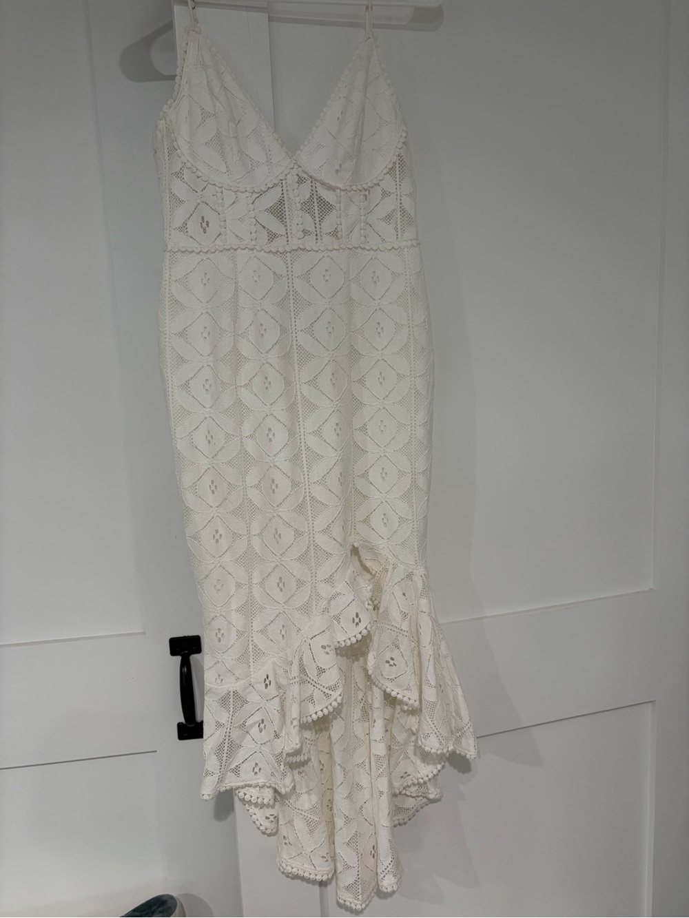 Selfie Leslie Cream Lace High-Low Maxi Dress with Ruffle Hem